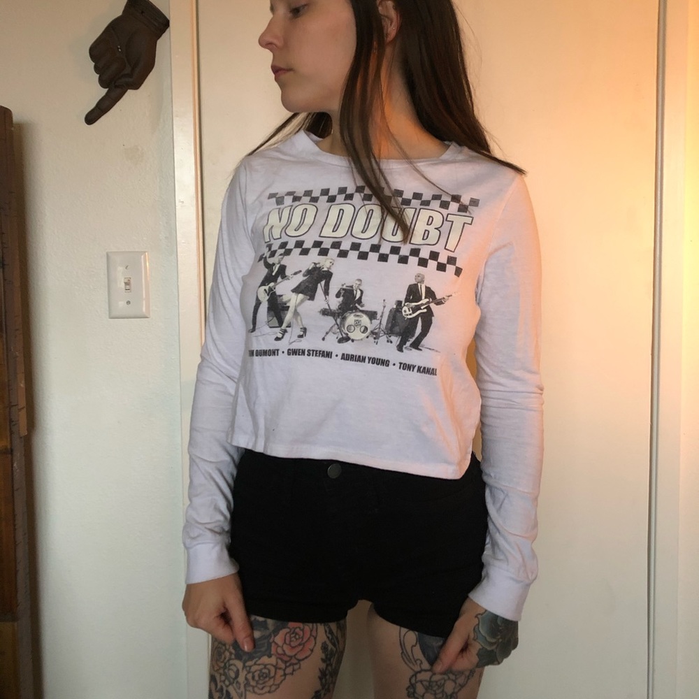 No Doubt Ling Sleeve Crop